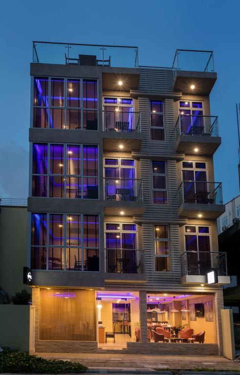 The Avenue & Spa Hulhumale Bagian luar foto