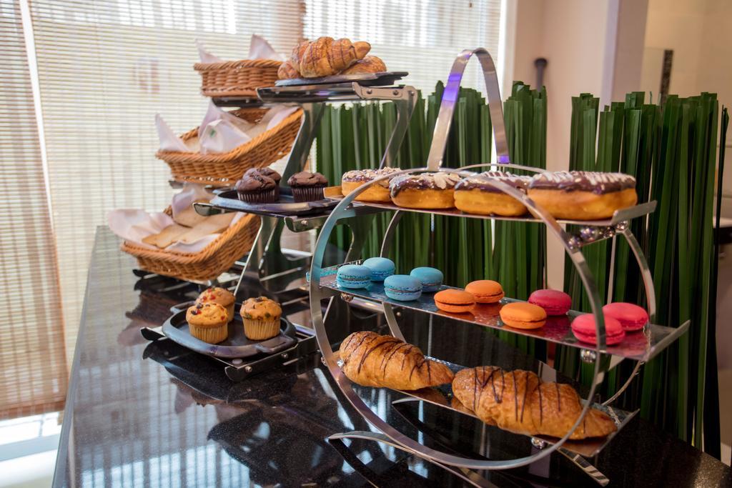 The Avenue & Spa Hulhumale Bagian luar foto