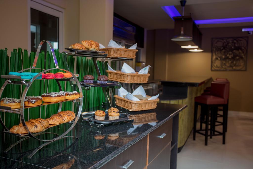 The Avenue & Spa Hulhumale Bagian luar foto